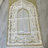 Tapis de prière satiné avec motifs fleuri en jacquard