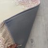 Tapis de prière satiné avec arabesque