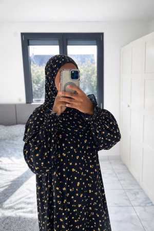 Robe de prière fleurie