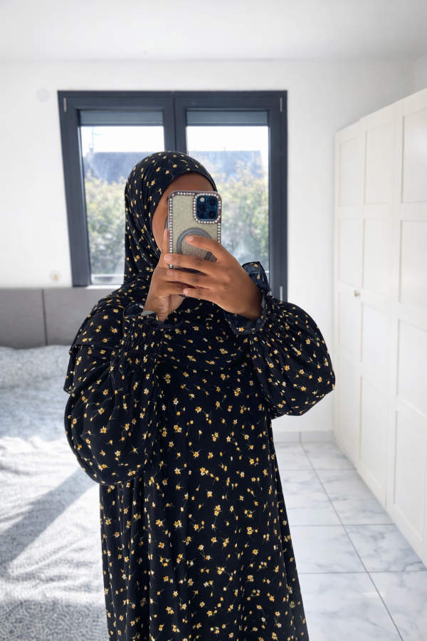 Robe de prière fleurie