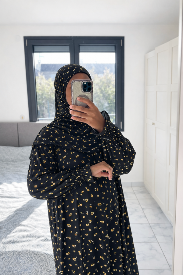 Robe de prière fleurie